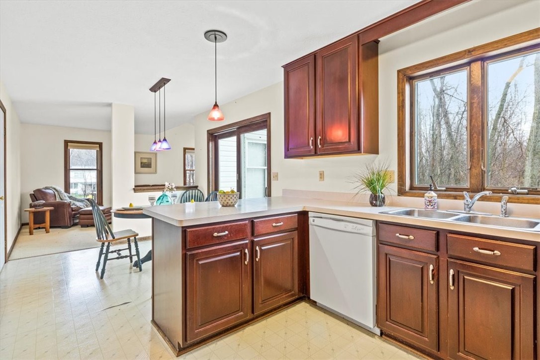 3242 Leeward Circle