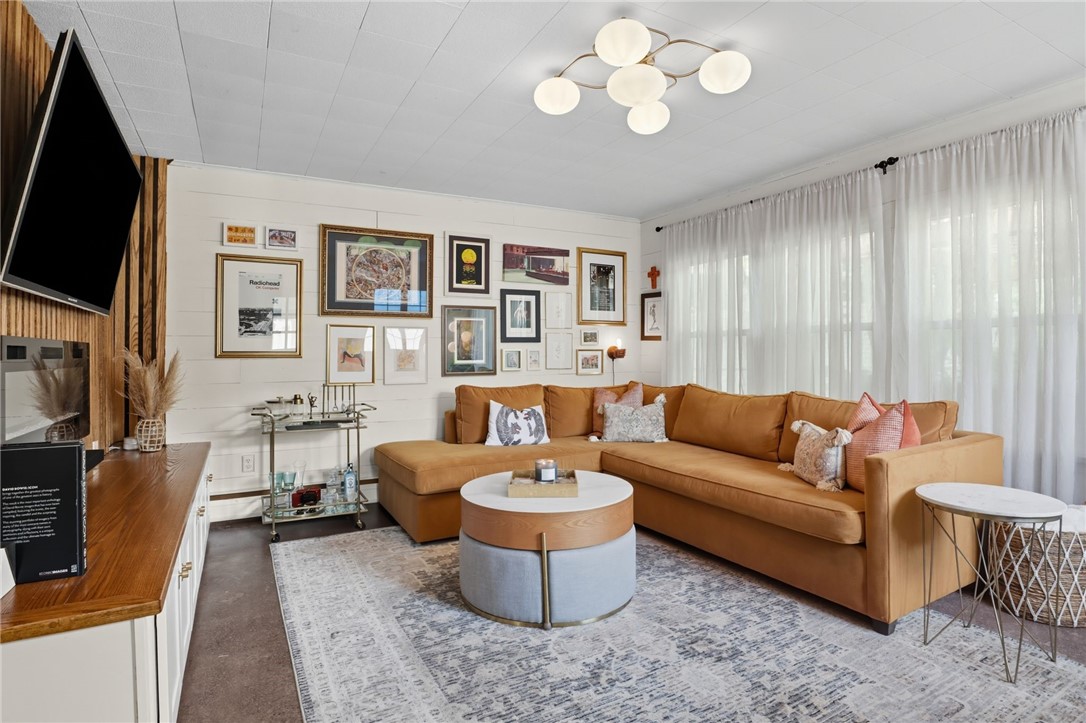 162 Chestnut Ridge Road