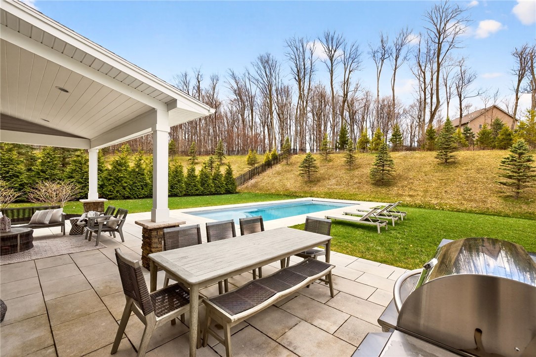 22 Greythorne Hill