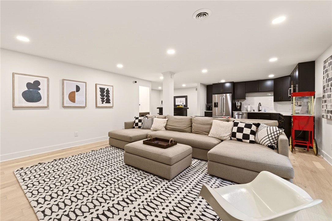 22 Greythorne Hill