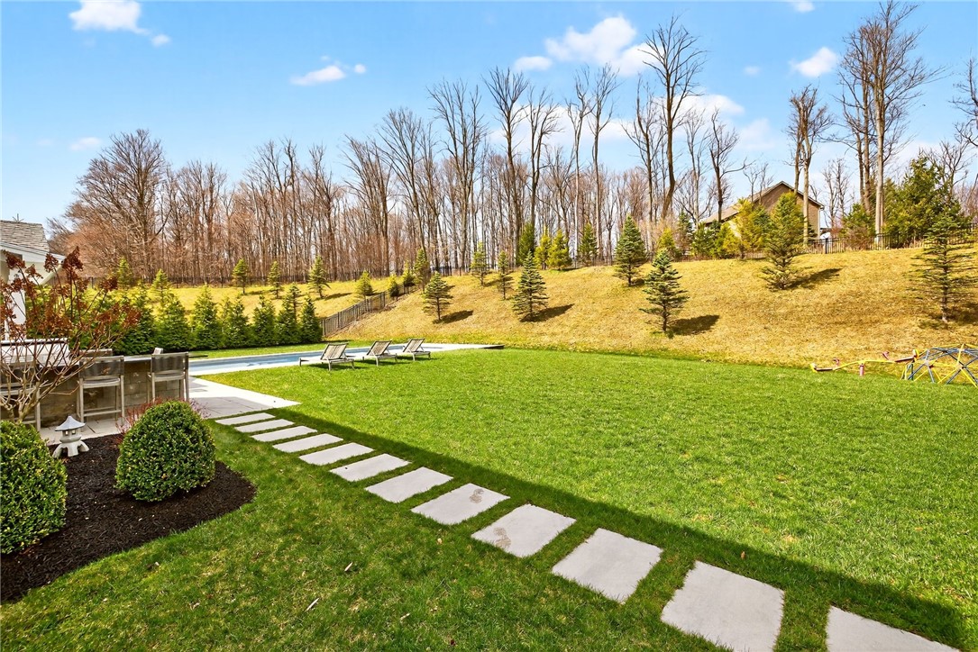 22 Greythorne Hill