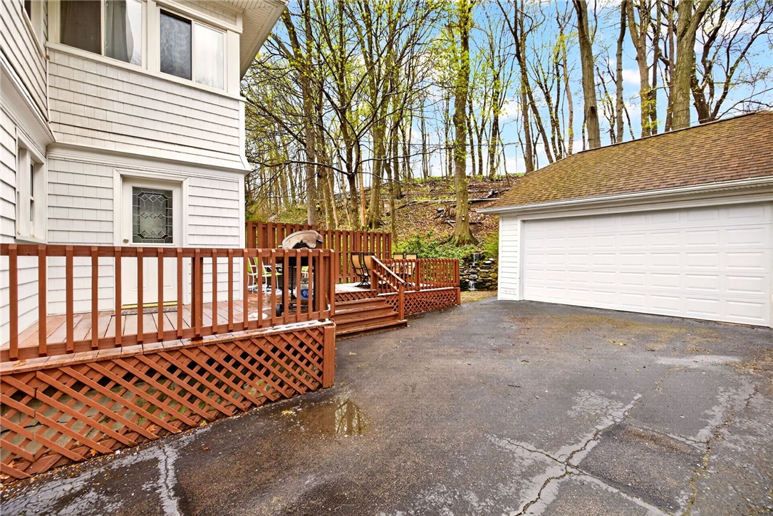 31 Highland Parkway