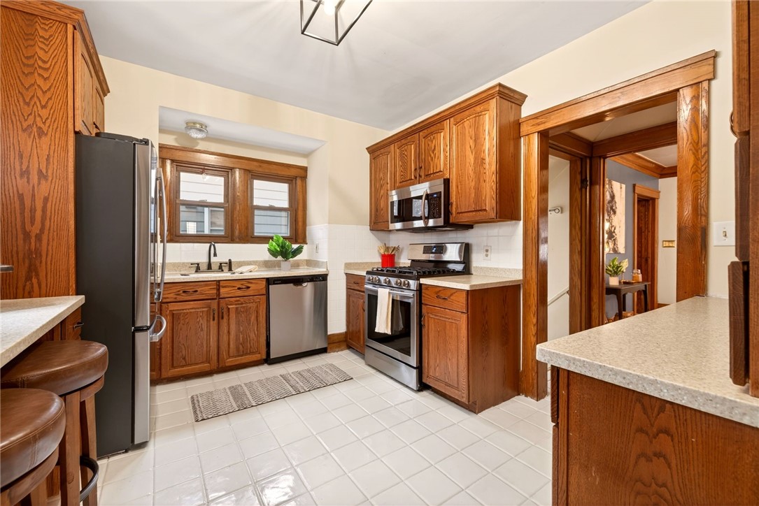 31 Highland Parkway