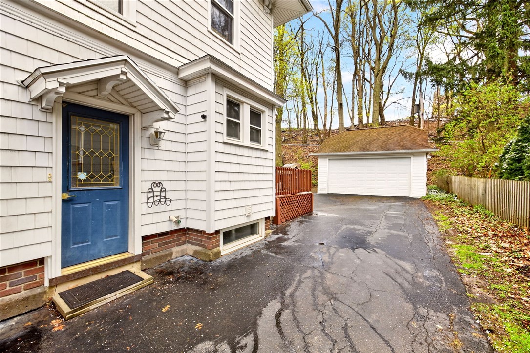 31 Highland Parkway