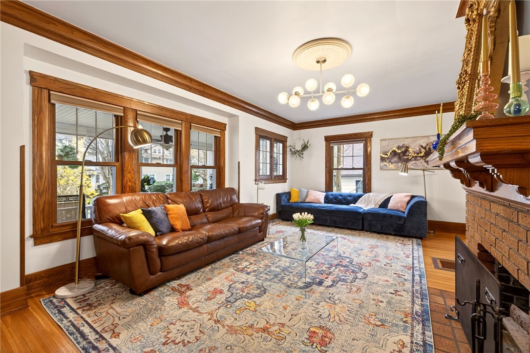 31 Highland Parkway
