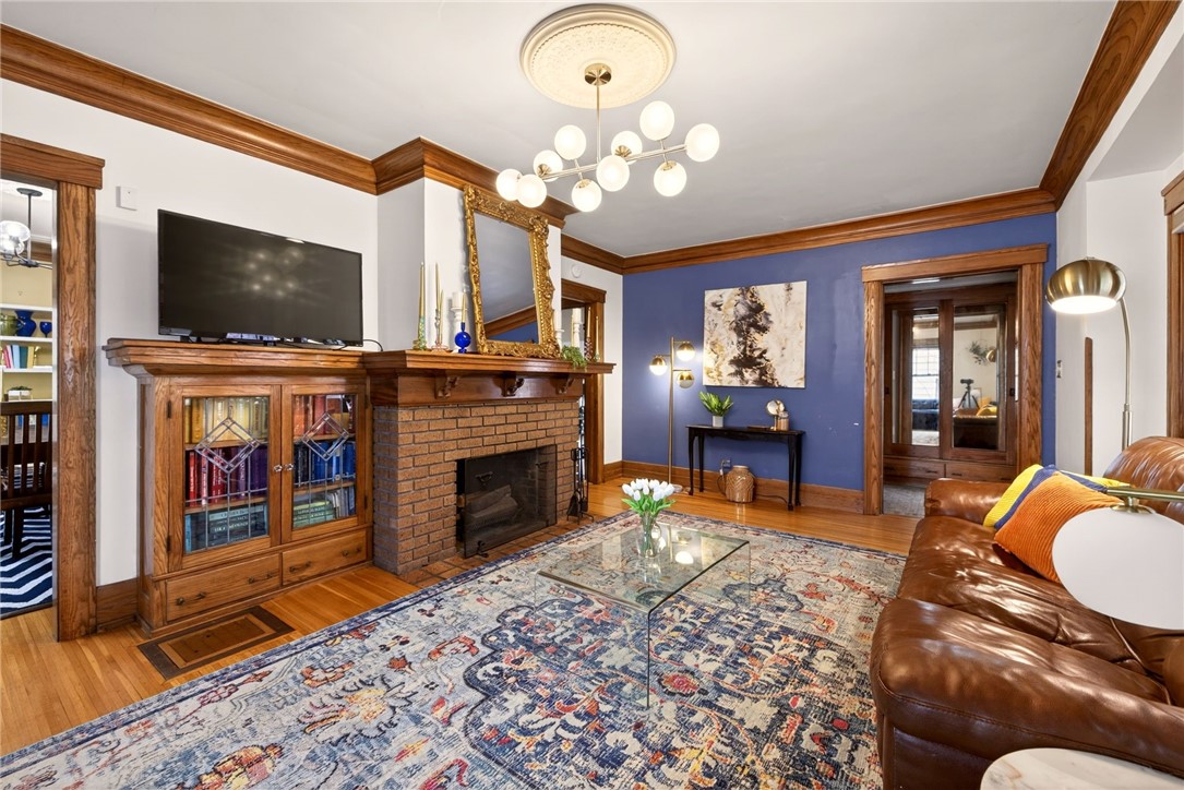 31 Highland Parkway