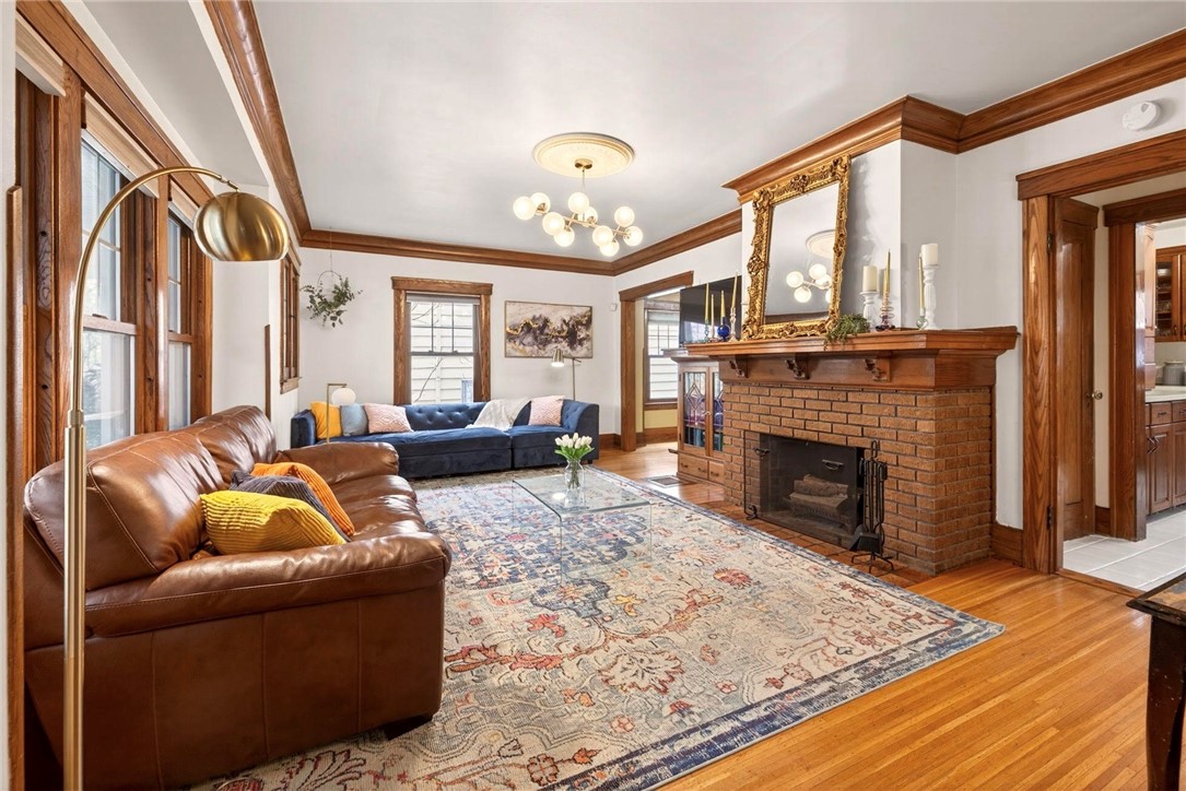 31 Highland Parkway