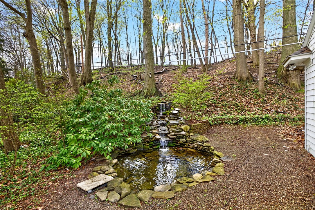 31 Highland Parkway