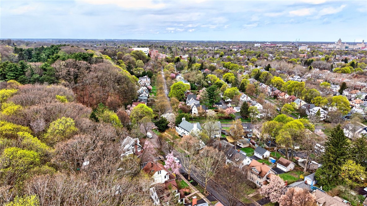 31 Highland Parkway