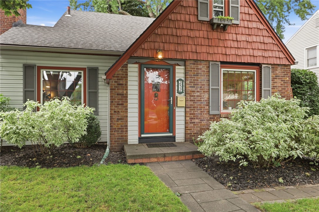 252 Thorncliffe Drive