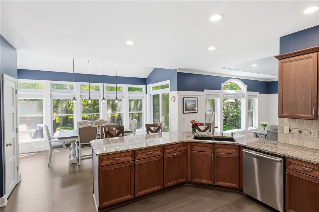 6 Fernstone Lane