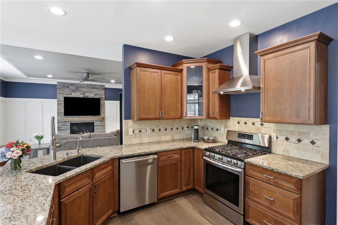 6 Fernstone Lane