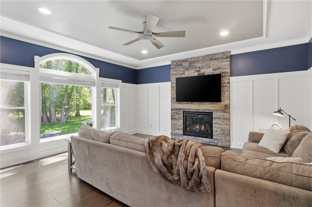 6 Fernstone Lane