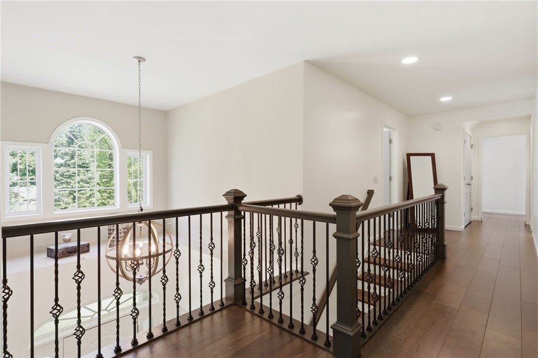 6 Fernstone Lane