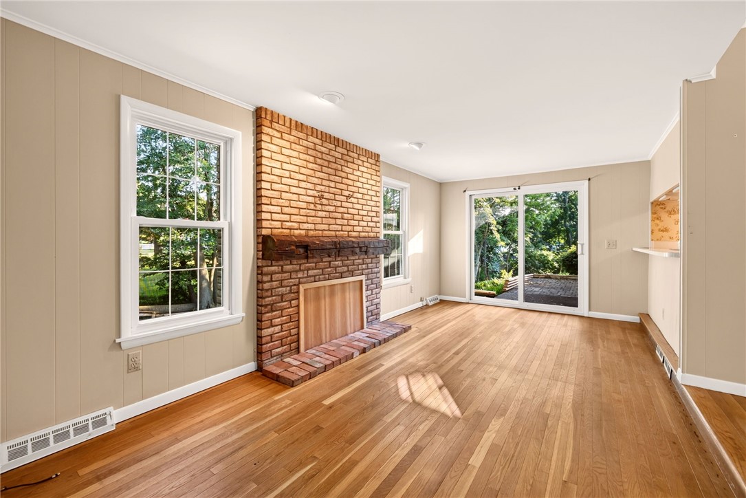 20 Brooktree Drive