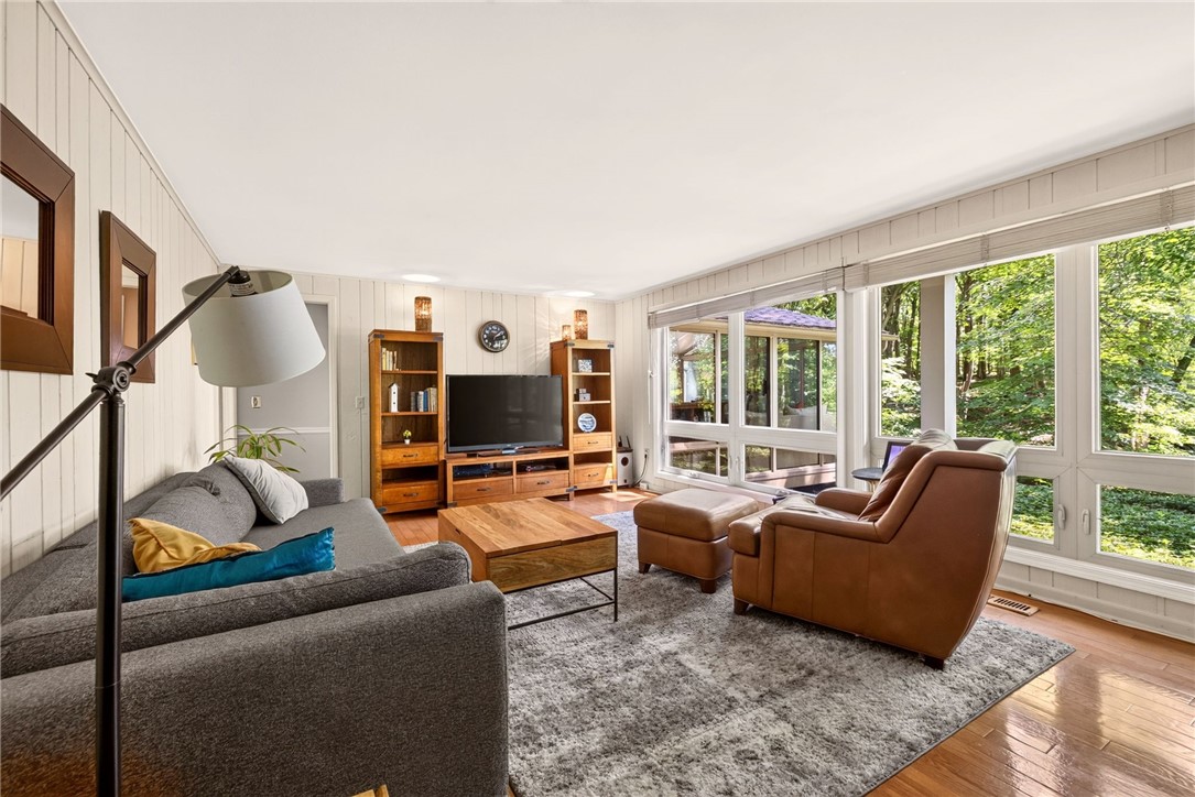 10 Forest Knoll