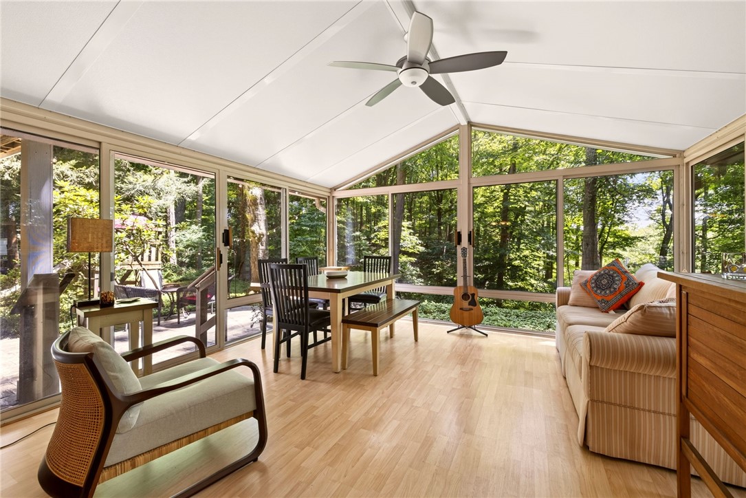 10 Forest Knoll