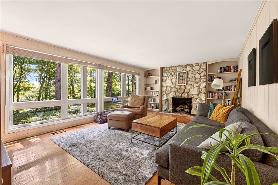 10 Forest Knoll