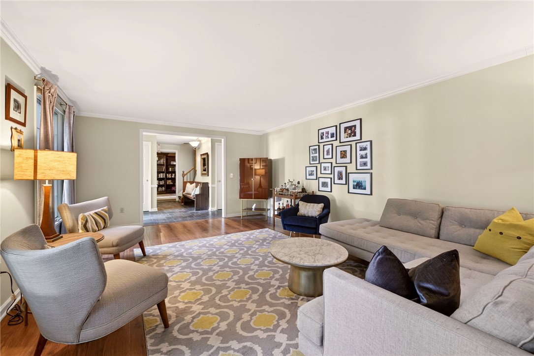 10 Forest Knoll