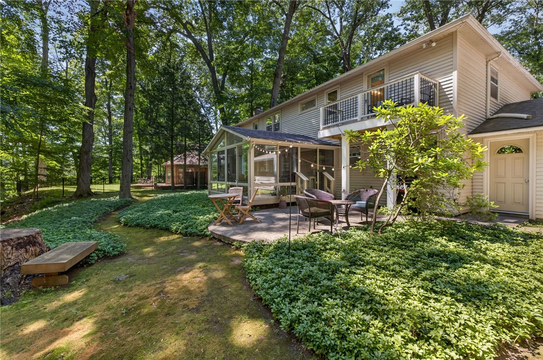 10 Forest Knoll