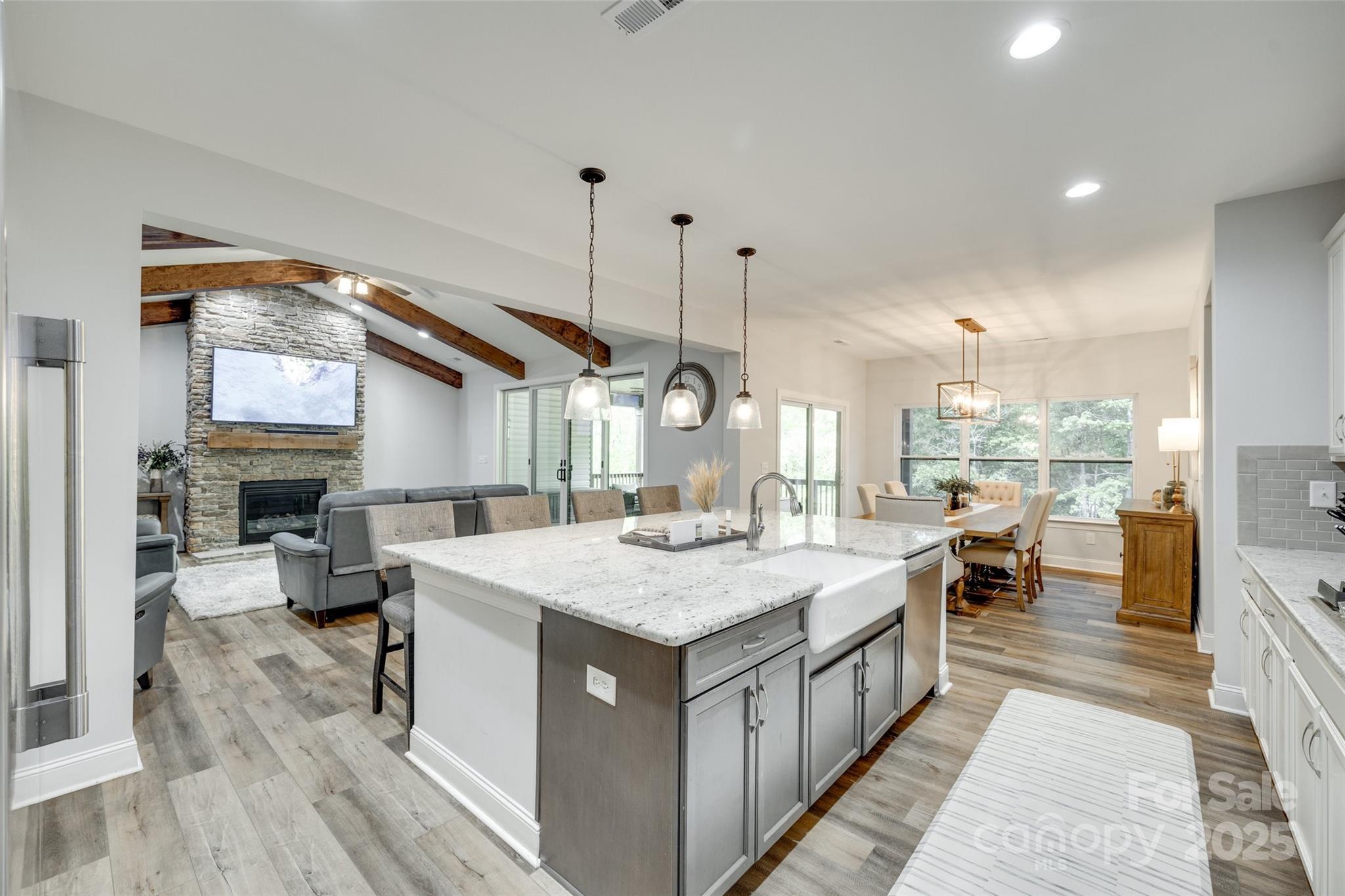 1336 W Rebound Road