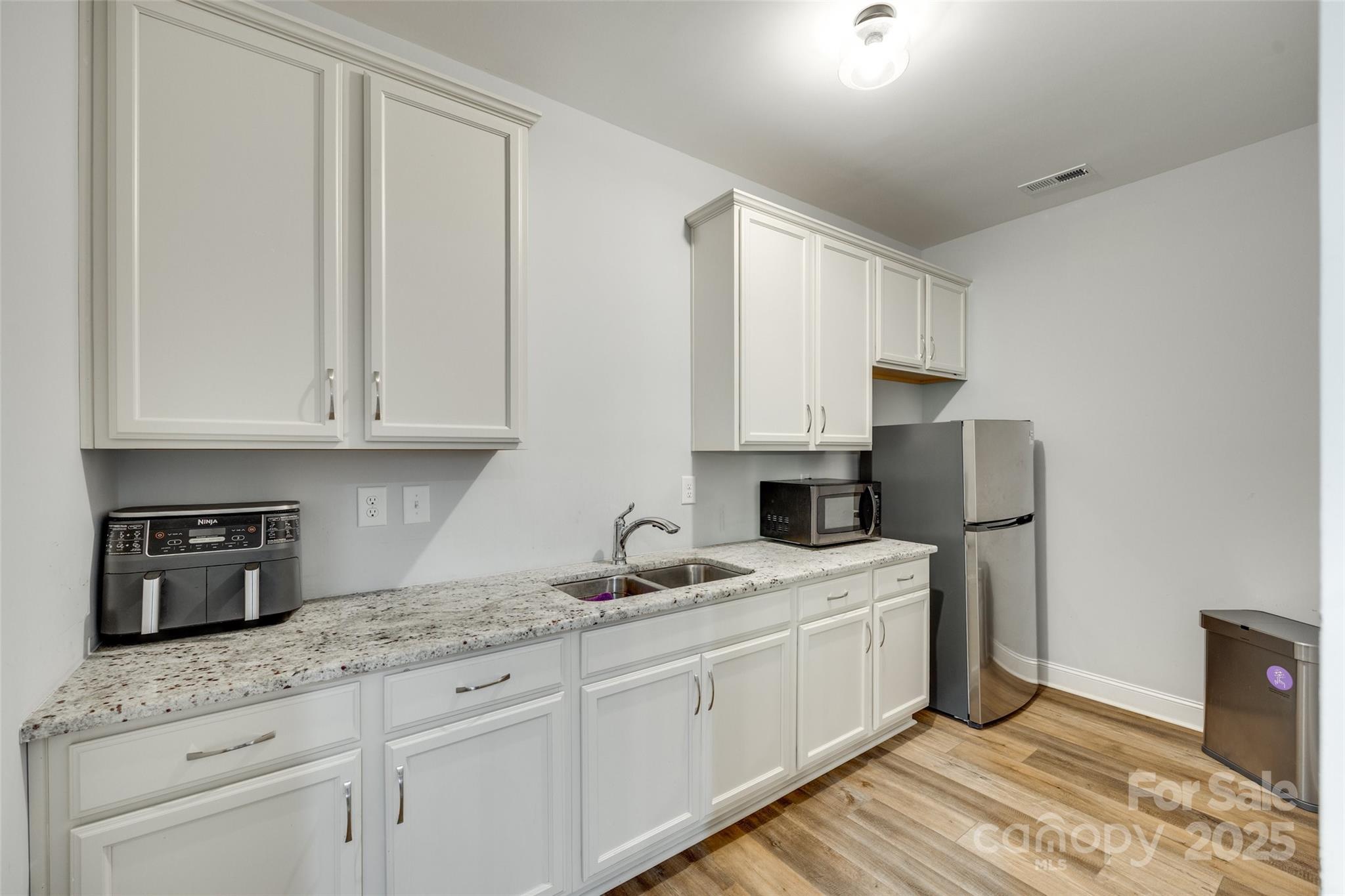 1336 W Rebound Road