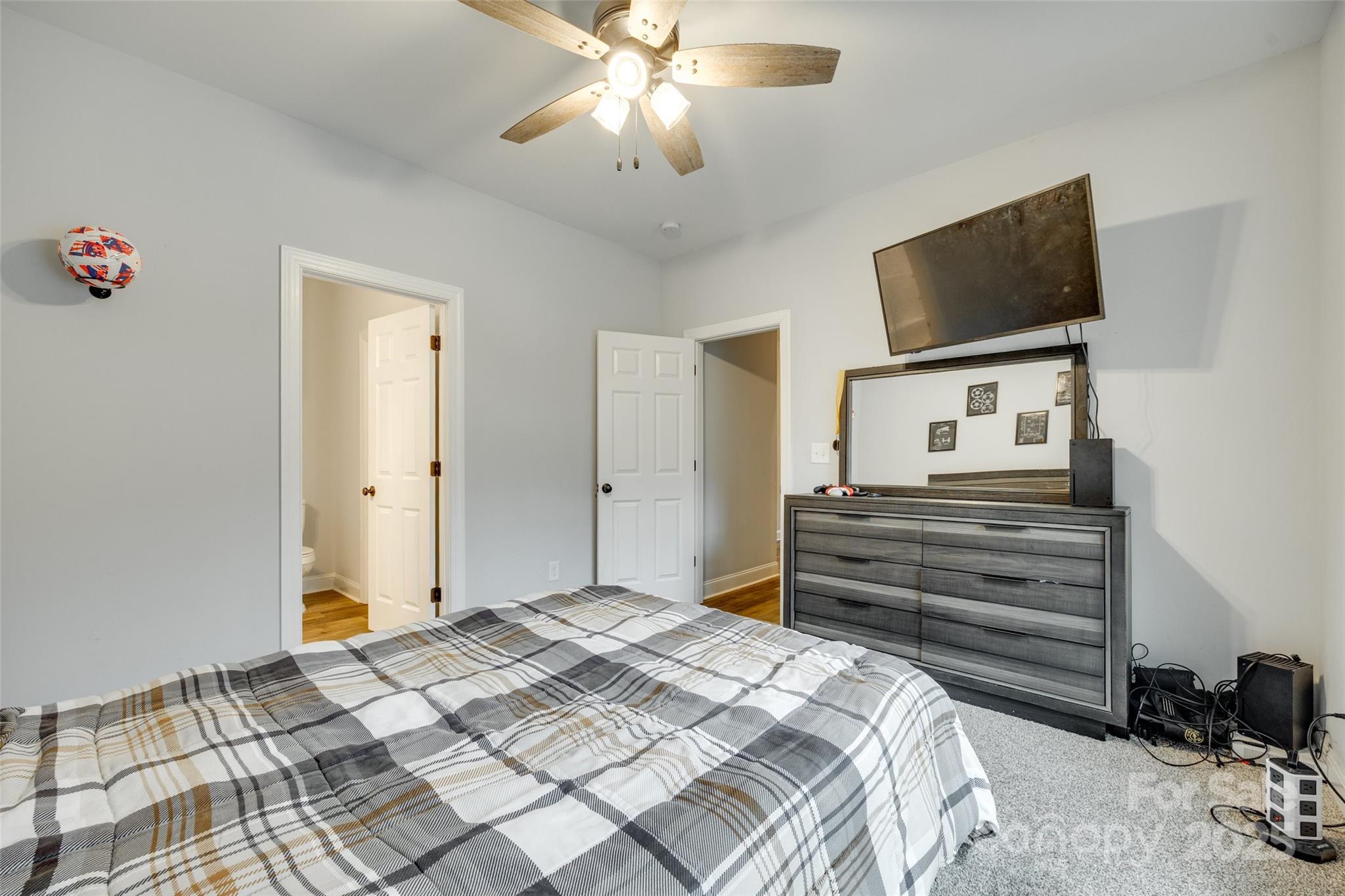1336 W Rebound Road