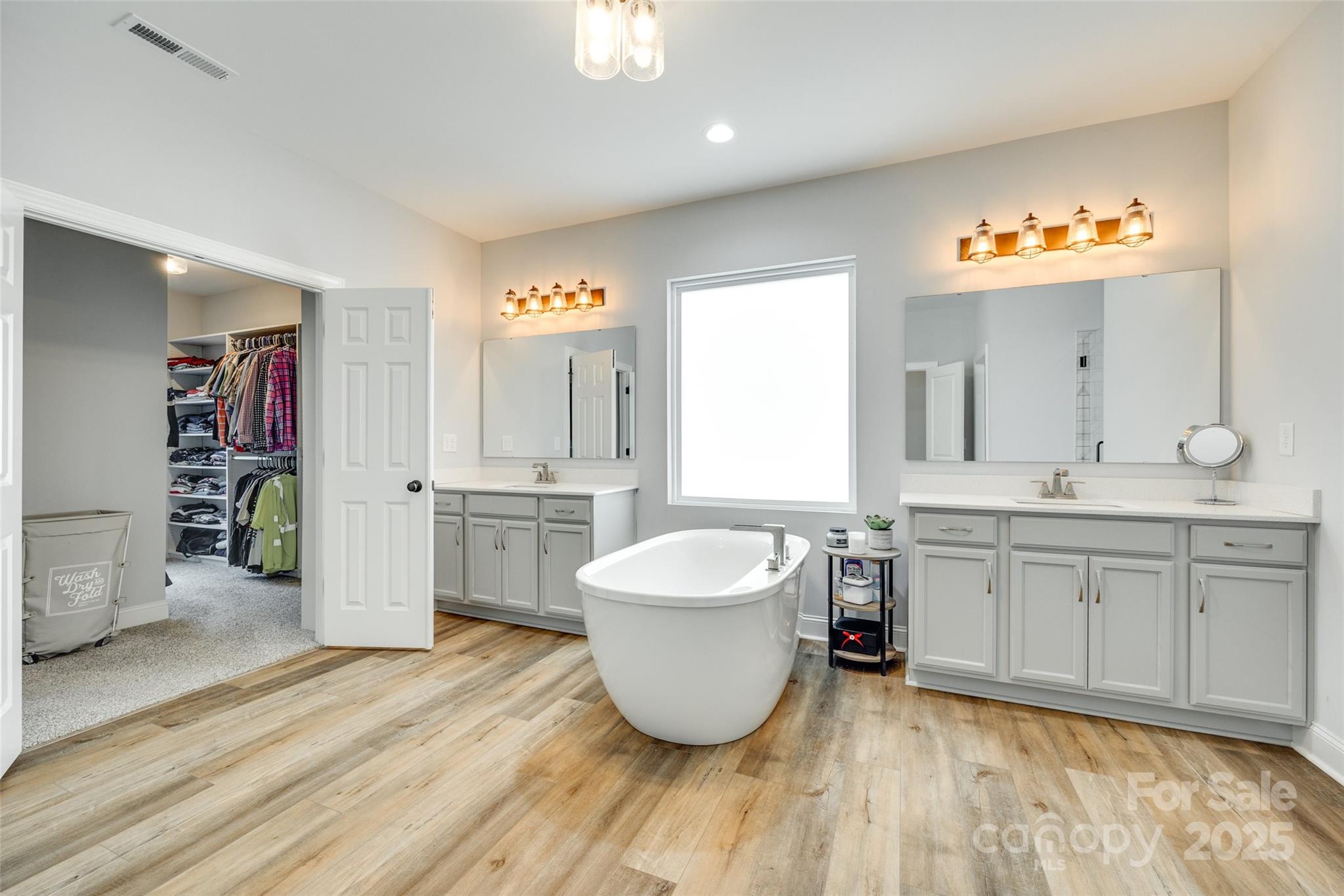 1336 W Rebound Road