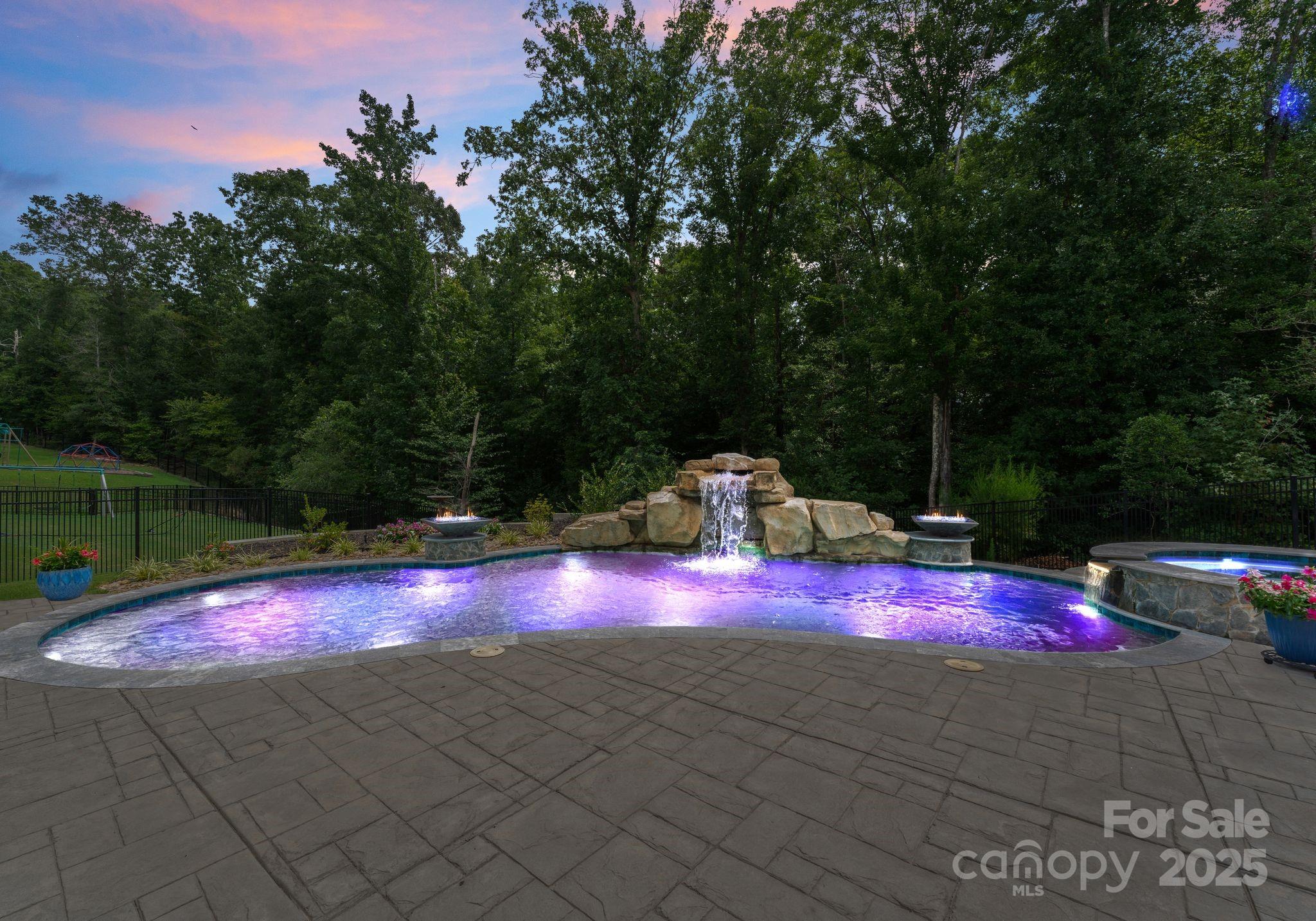 3239 Split Rail Lane