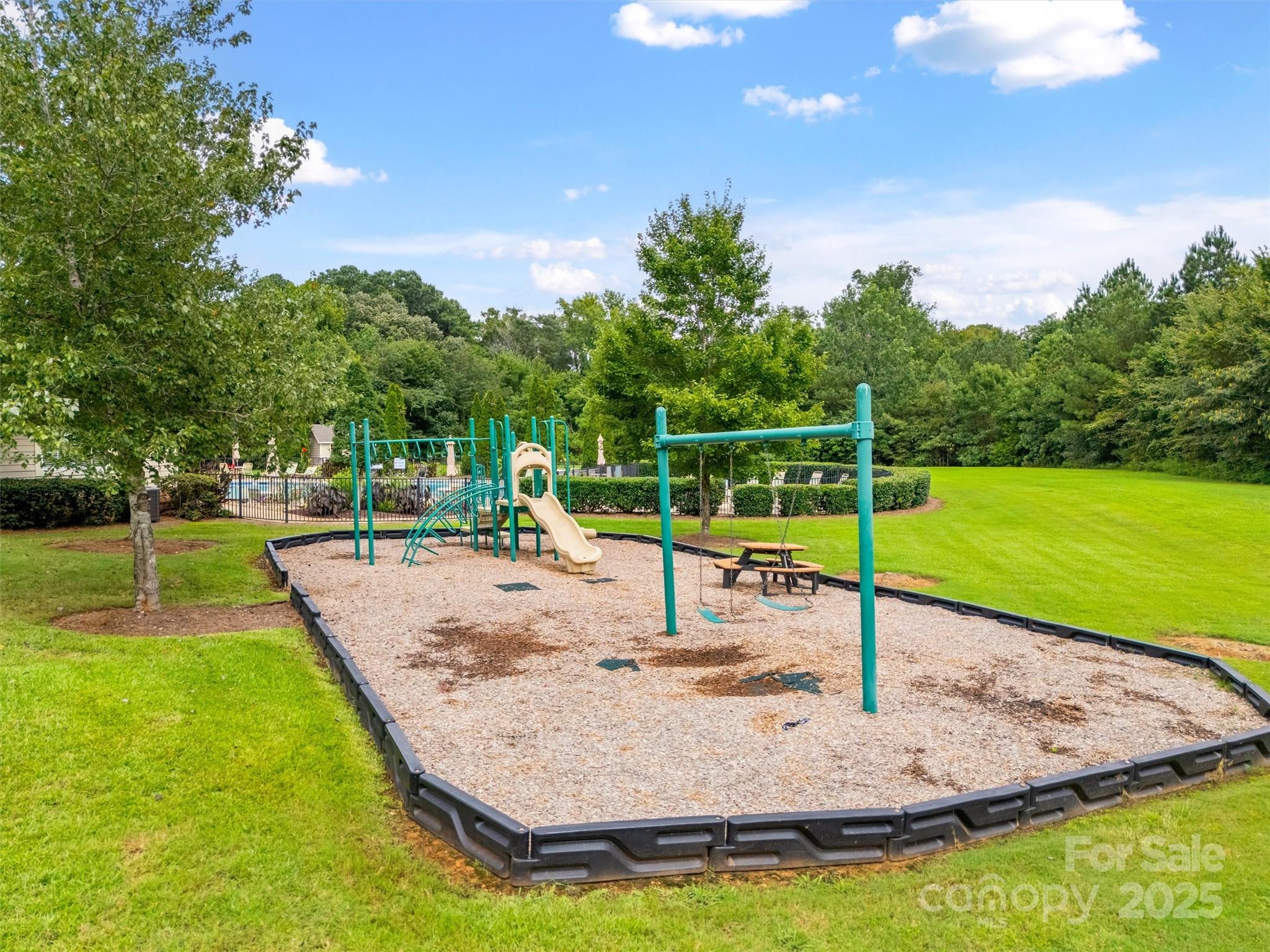 4011 W Sandy Trail