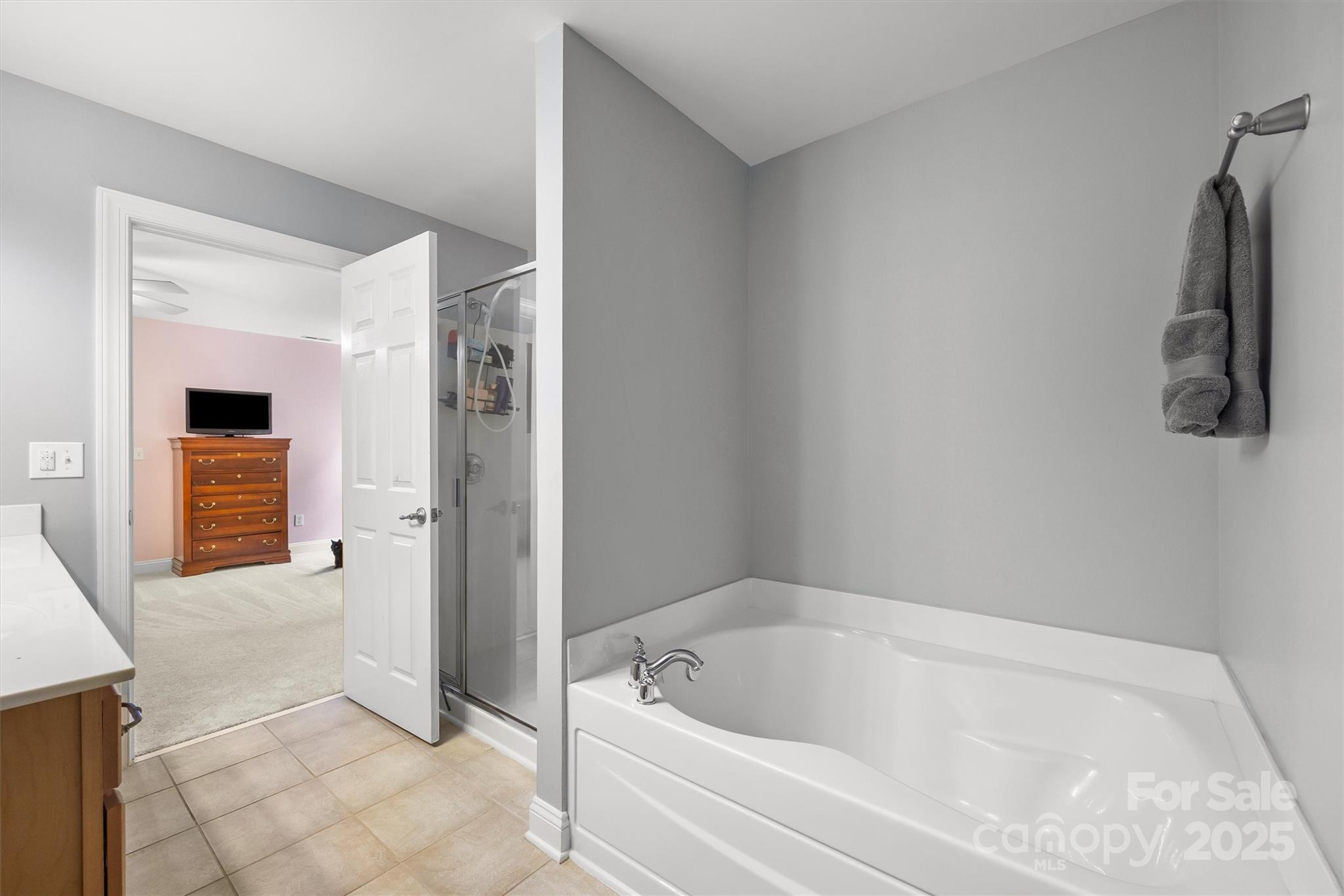 4011 W Sandy Trail