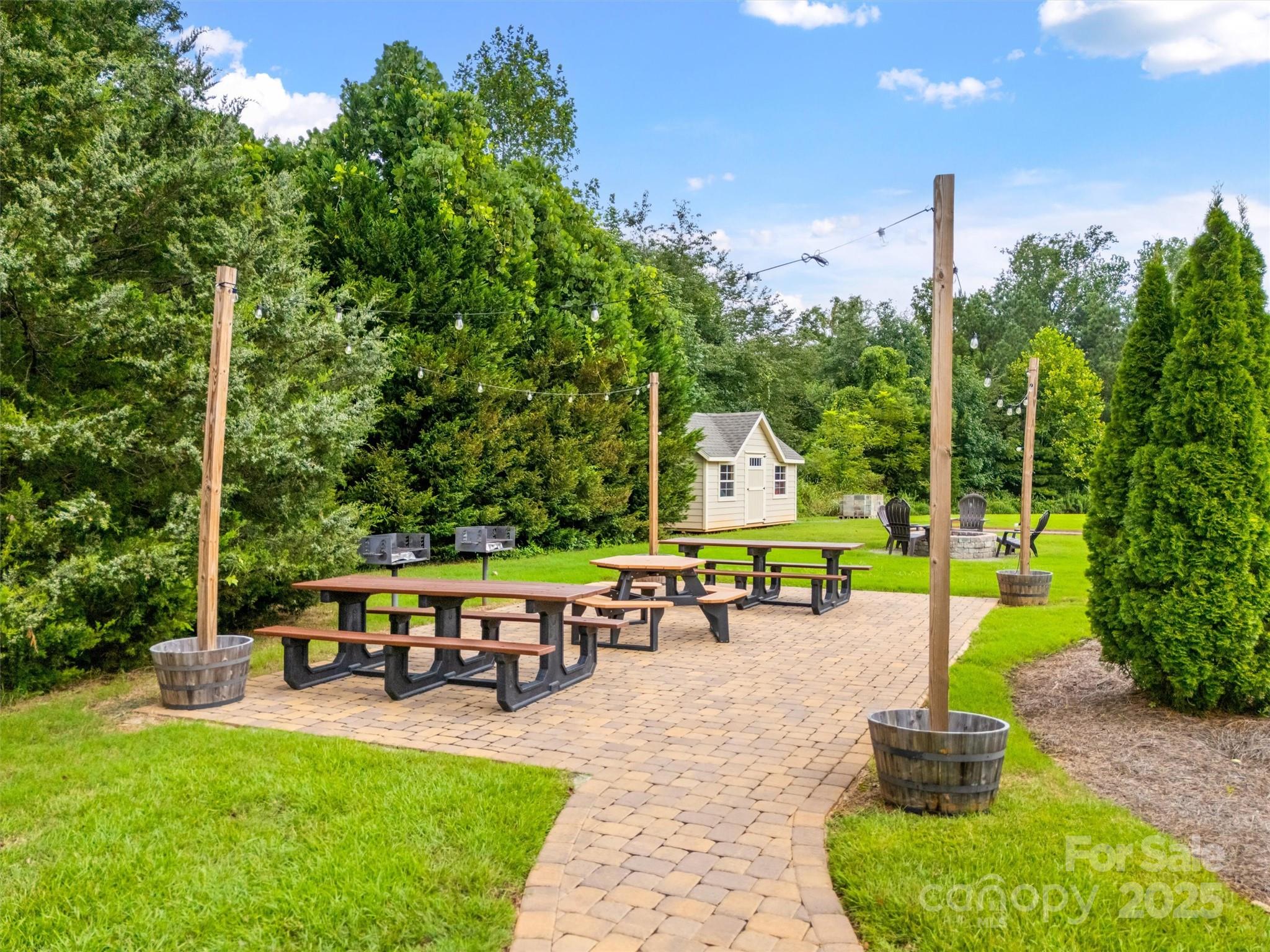 4011 W Sandy Trail