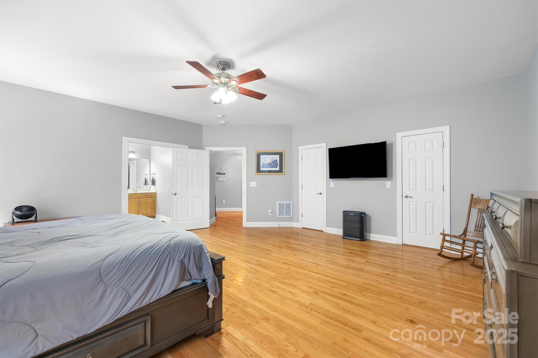 4011 W Sandy Trail