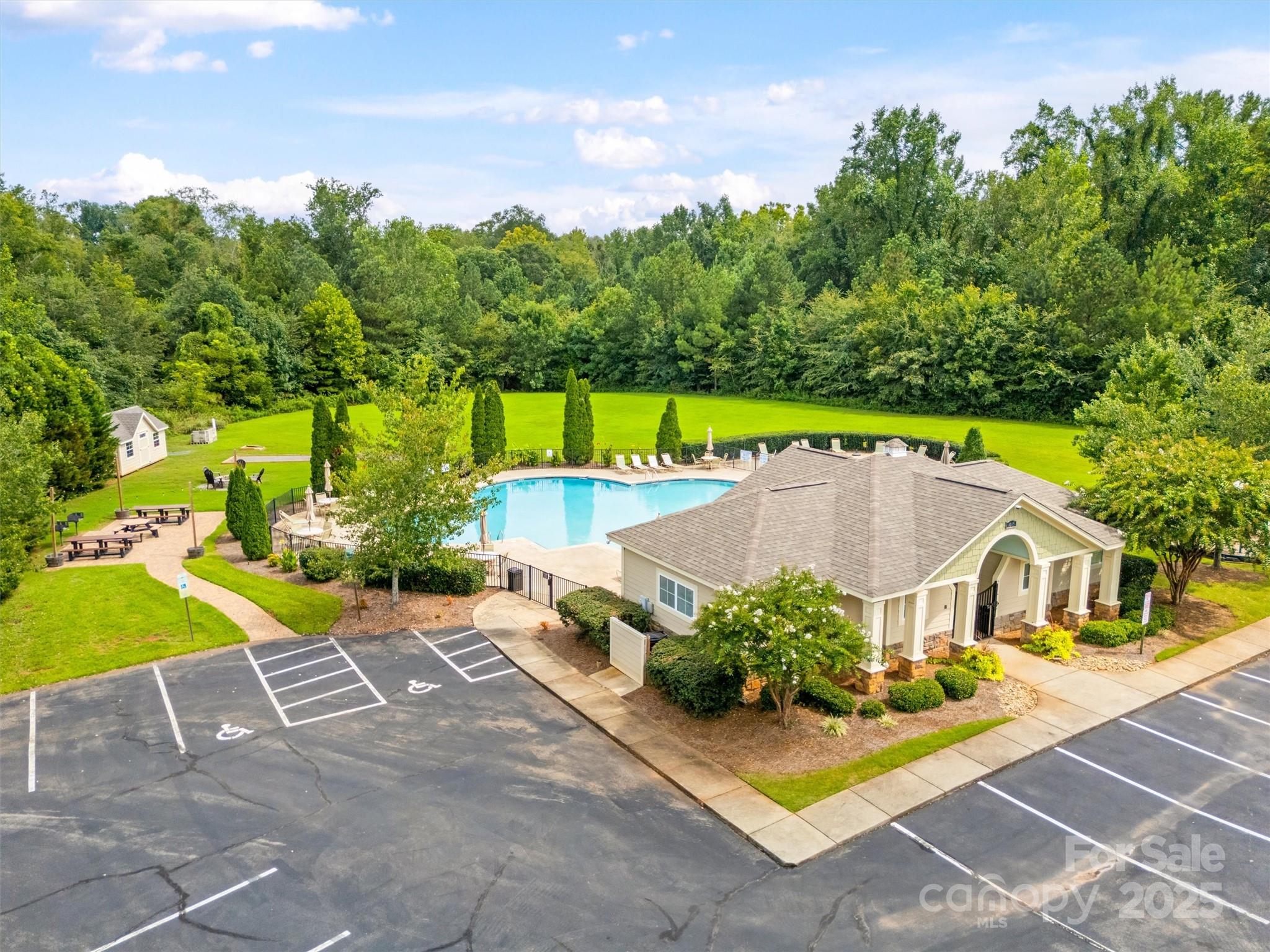 4011 W Sandy Trail