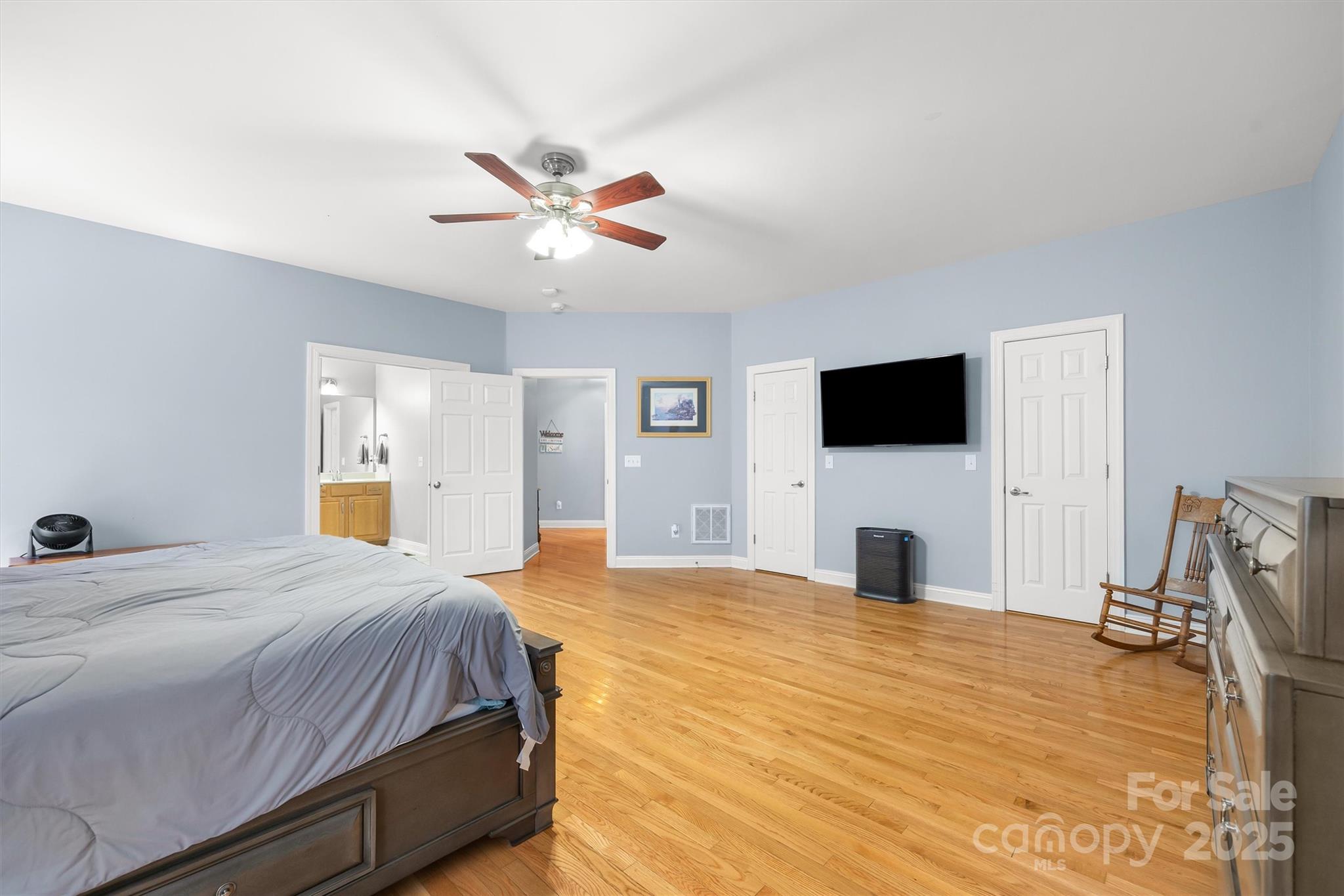 4011 W Sandy Trail