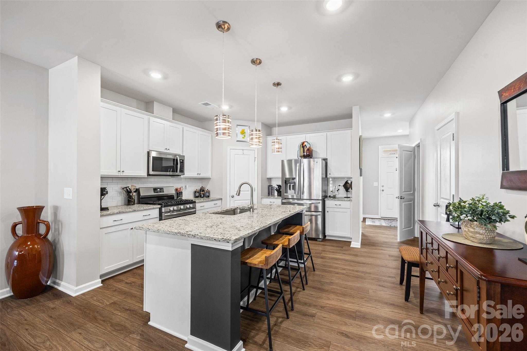 909 Cobbled Way