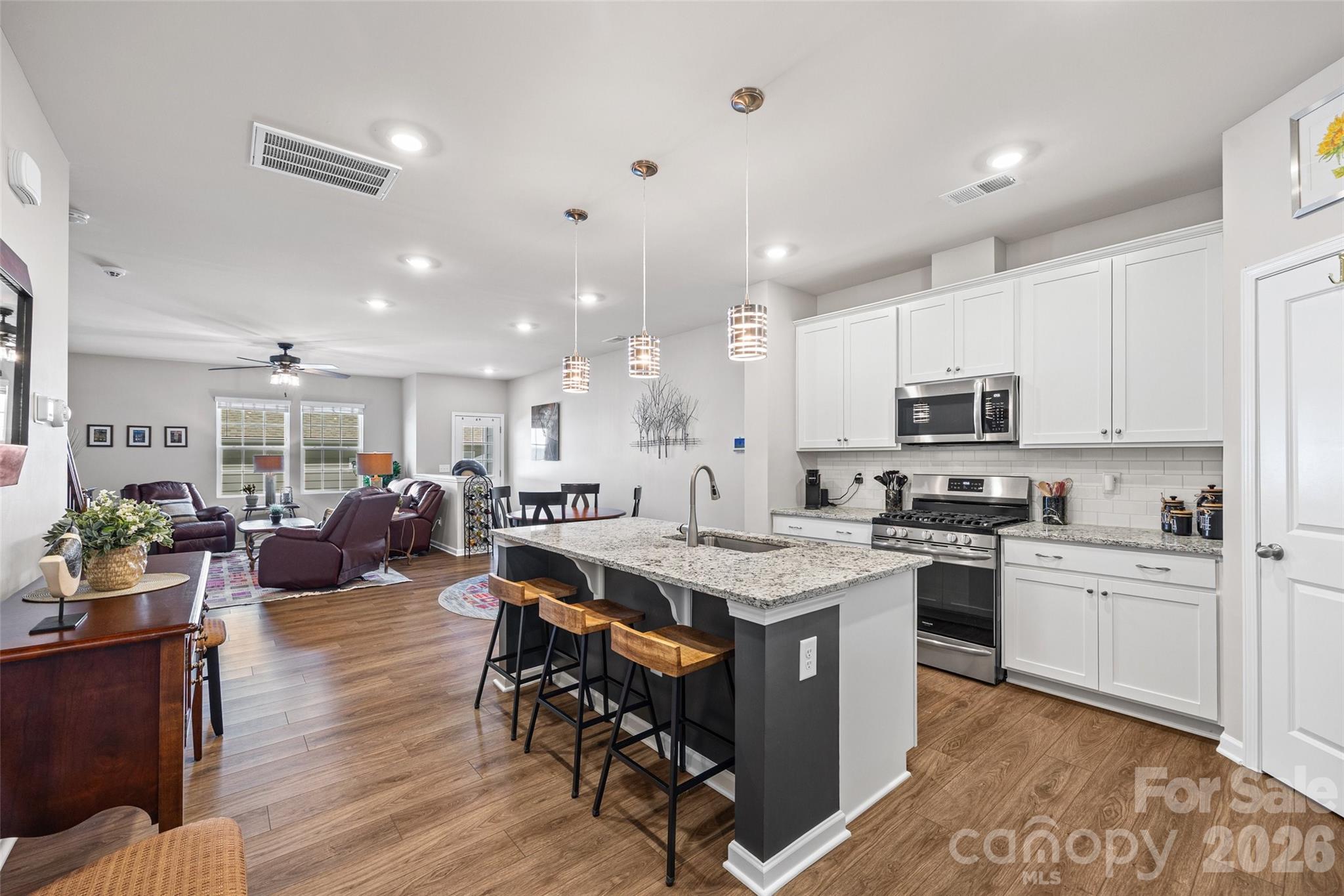 909 Cobbled Way