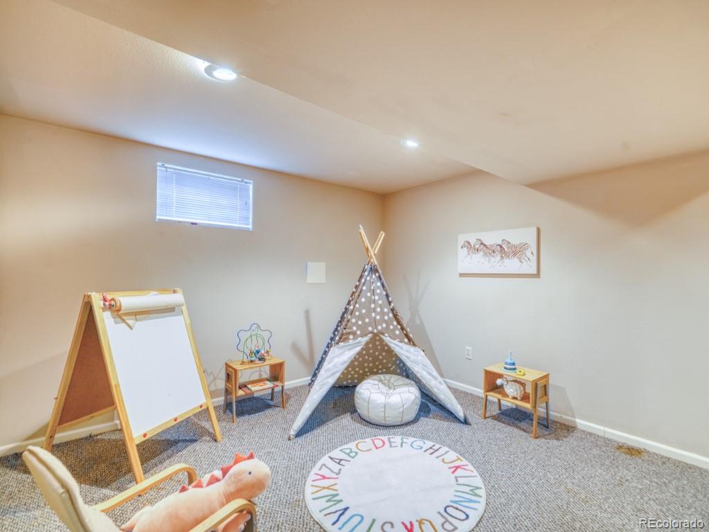 7906 S Flower Court