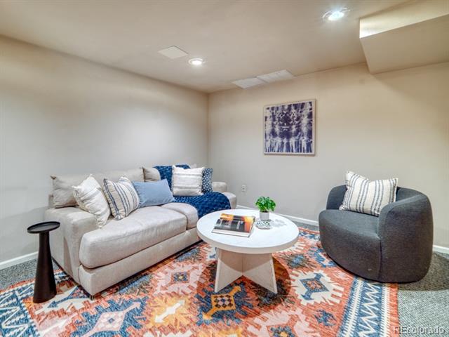 7906 S Flower Court