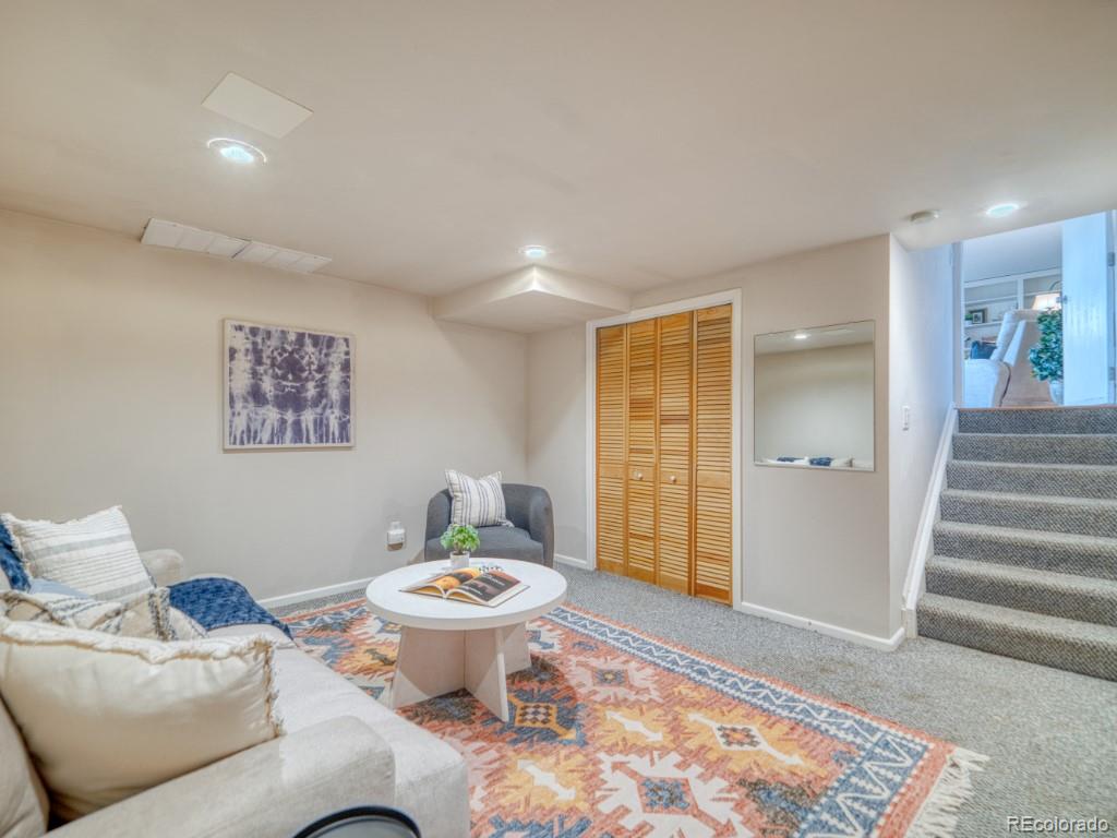 7906 S Flower Court