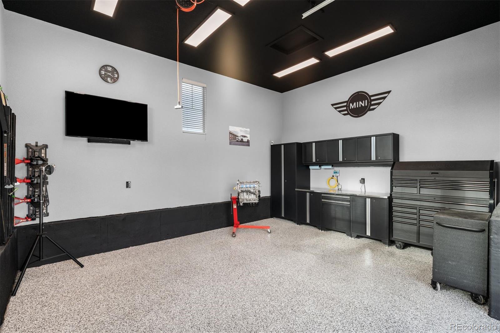 15475 W Columbia Avenue