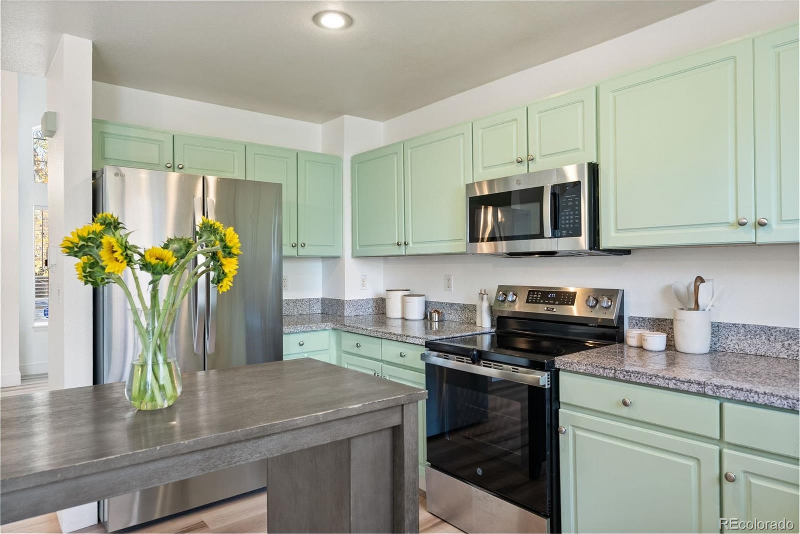 9867 Castle Ridge Circle