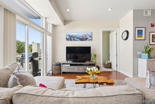 1488 Madison Street Unit: 307