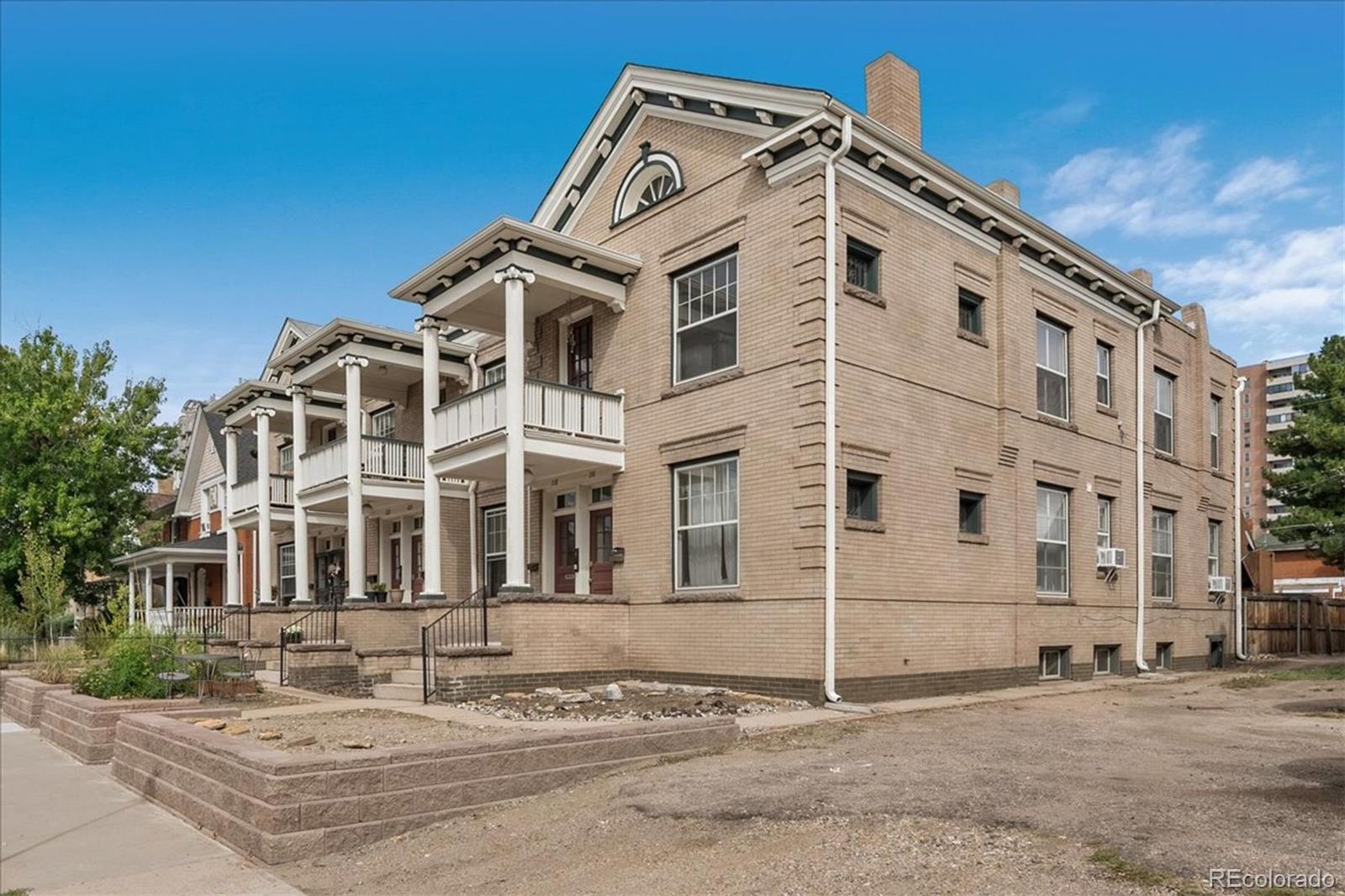 122 N Logan Street