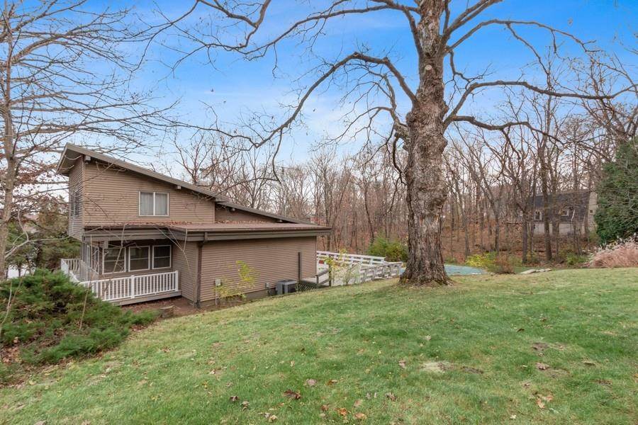 3677 NE Coral Cove Ln