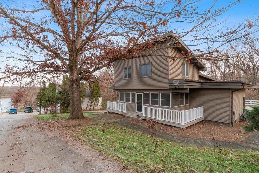 3677 NE Coral Cove Ln