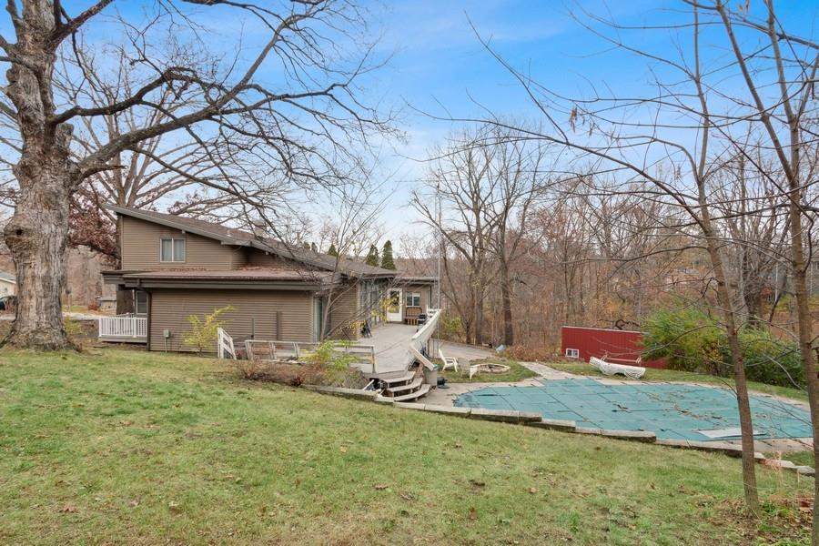 3677 NE Coral Cove Ln