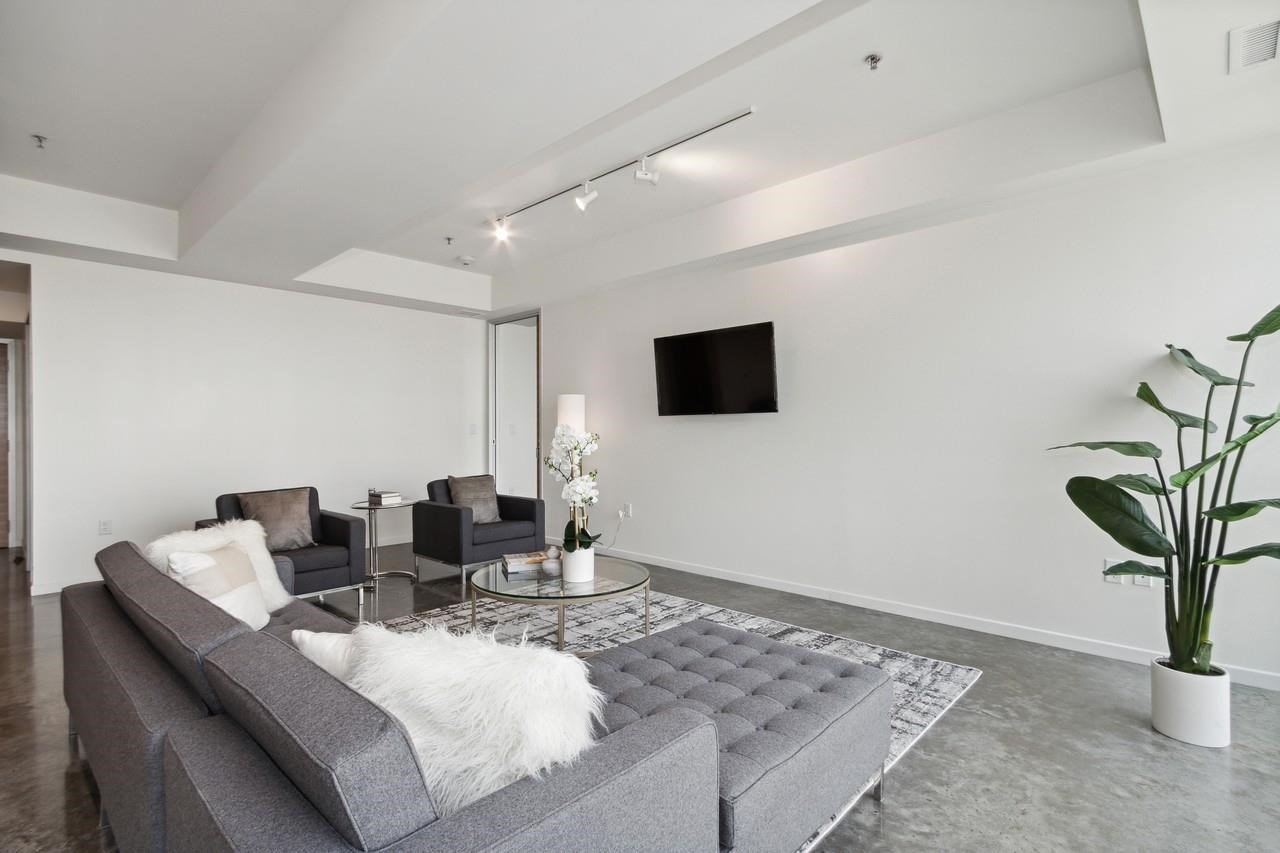 404 E College St Unit: 1407