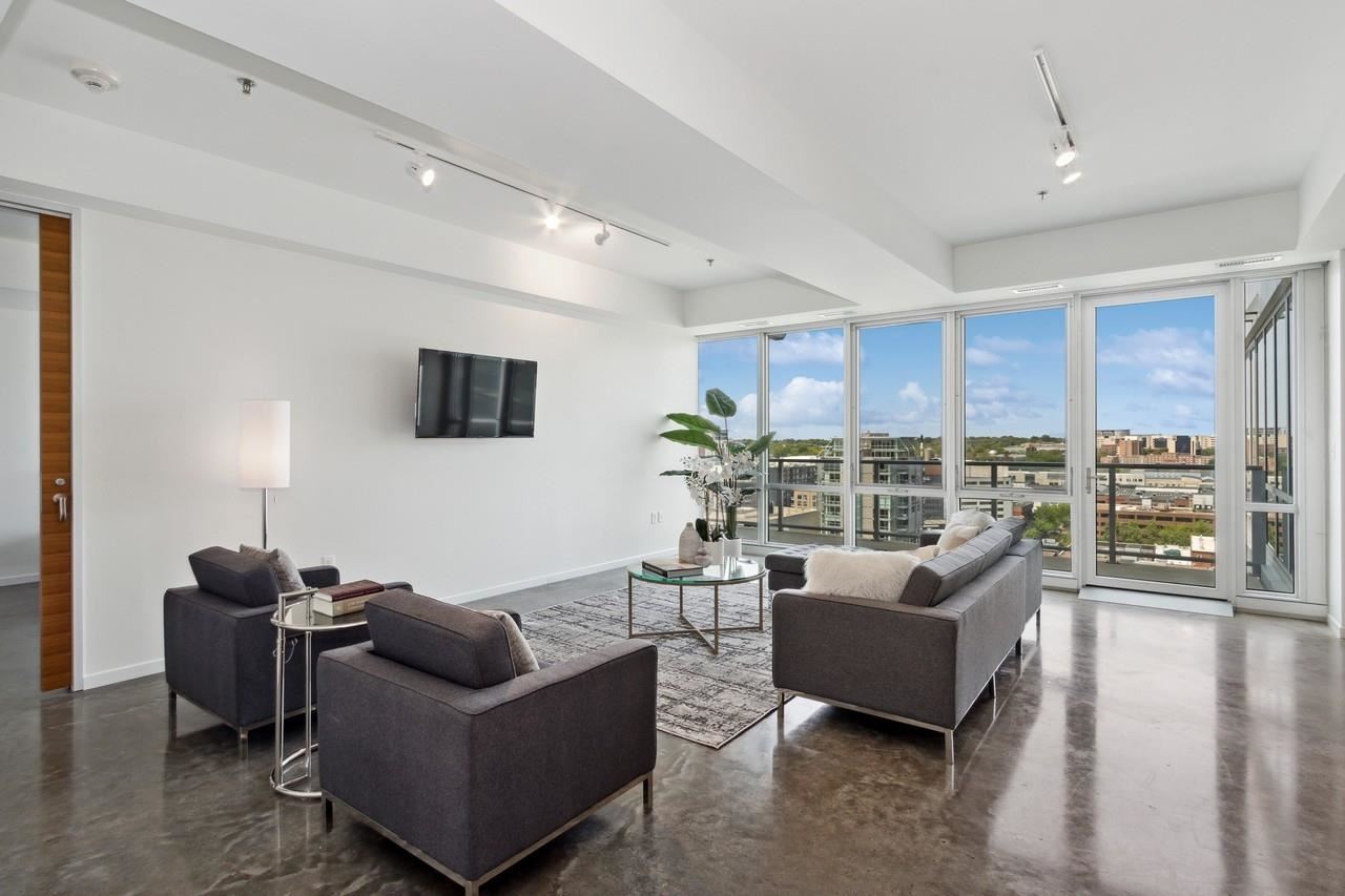 404 E College St Unit: 1407