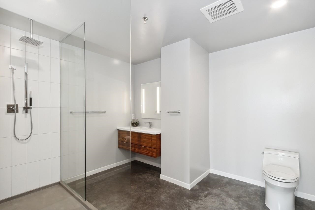 404 E College St Unit: 1407